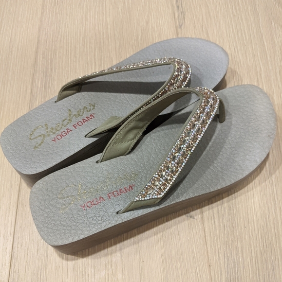 Sketchers yoga foam platform flip flops - Picture 1 of 9